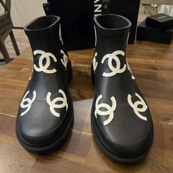 Chanel Boots Size 40 - Picture 3 of 3